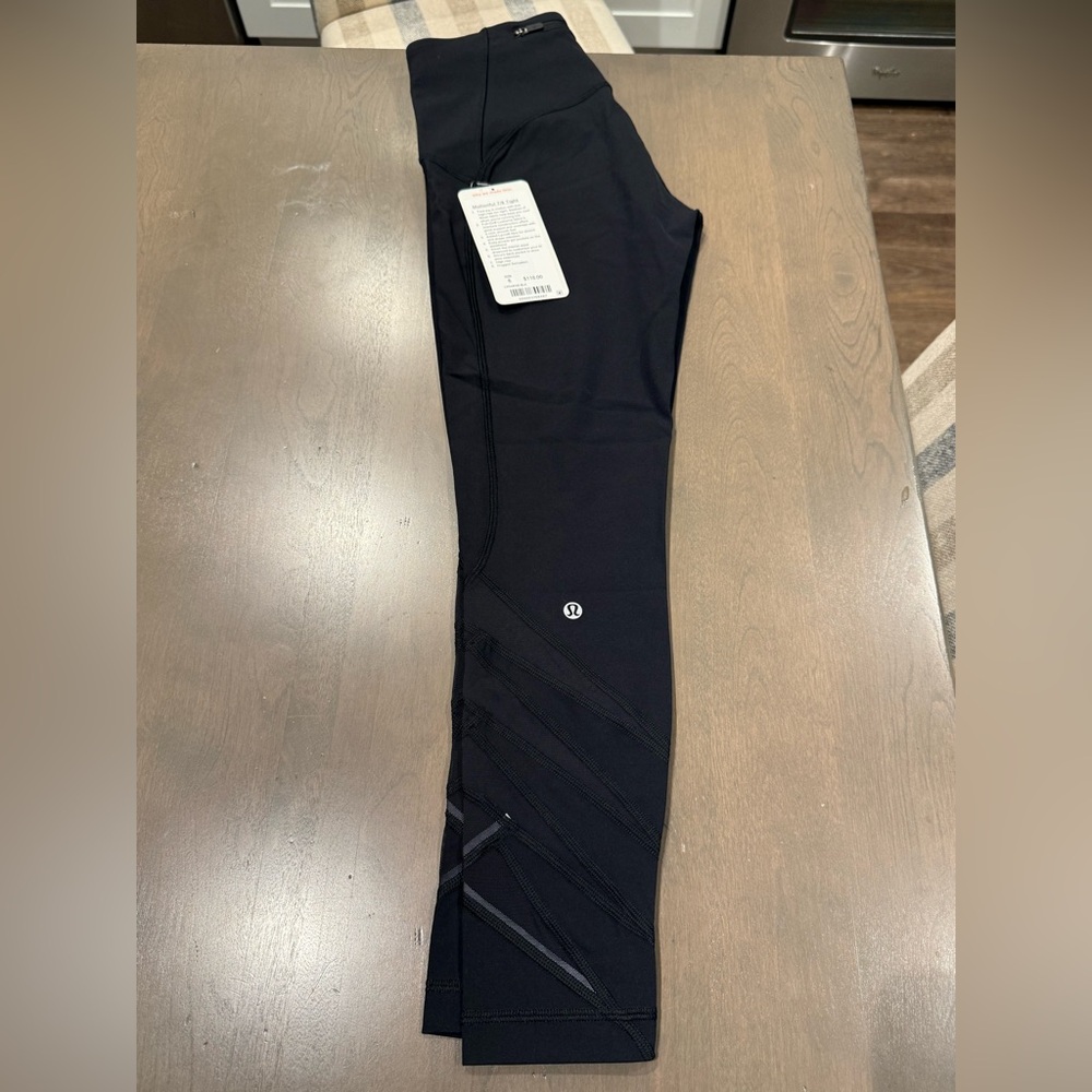 Lululemon NWT Motionful 7/8 leggings size 6